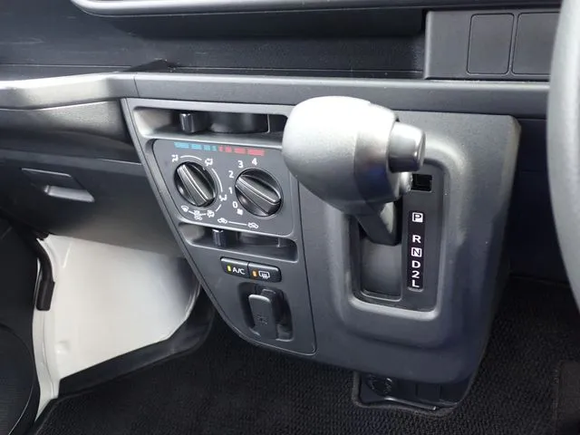 ハイゼットカーゴ(ダイハツ)の車両写真