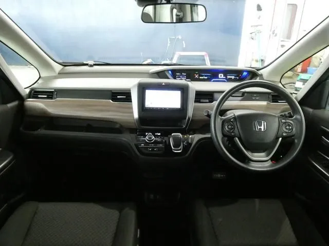 フリード　ハイブリッド（ホンダ）の車両写真