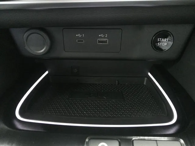 エクストレイル ハイブリッド 4WD(ニッサン)の車両写真