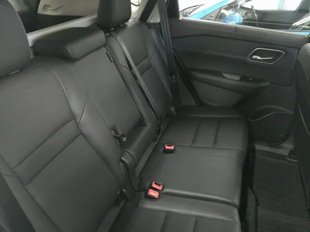 エクストレイル ハイブリッド 4WD(ニッサン)の車両写真