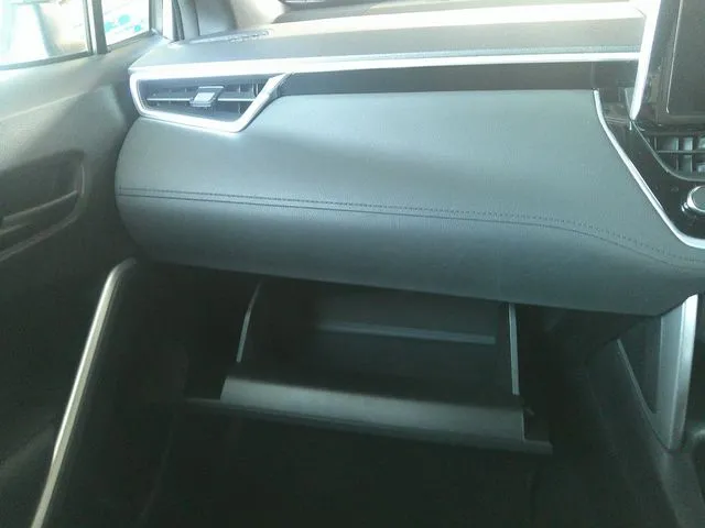 カローラクロス ハイブリッド(トヨタ)の車両写真