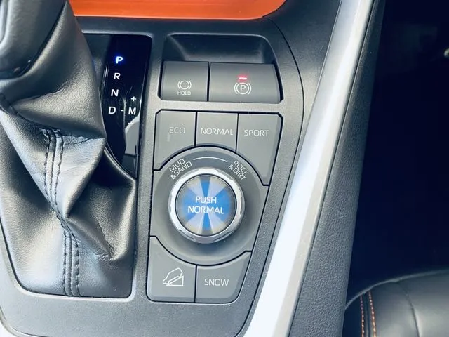 ＲＡＶ４　４ＷＤ（トヨタ）の車両写真
