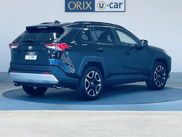 ＲＡＶ４　４ＷＤ（トヨタ）の車両写真
