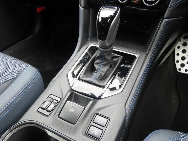 スバル　ＳＵＢＡＲＵ　ＸＶ　ハイブリッド