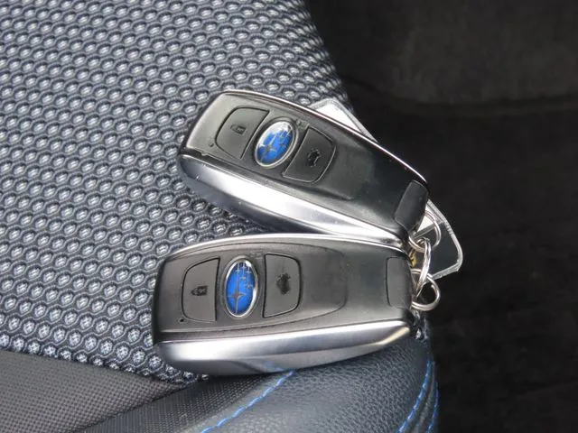 スバル　ＳＵＢＡＲＵ　ＸＶ　ハイブリッド