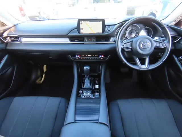 ＭＡＺＤＡ６　セダン（マツダ）の車両写真