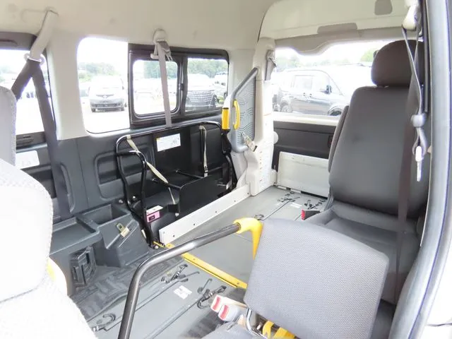 ハイエースバン 1.25t 2WD(トヨタ)の車両写真