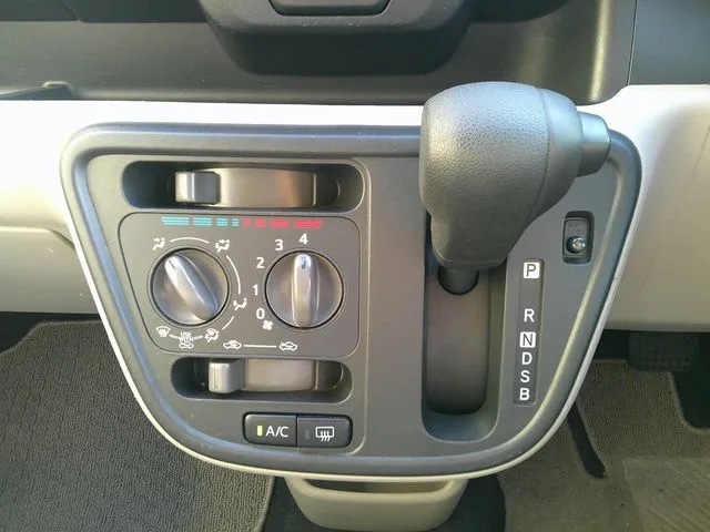 パッソ（トヨタ）の車両写真