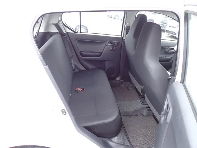 ミラ　イース（ダイハツ）の車両写真