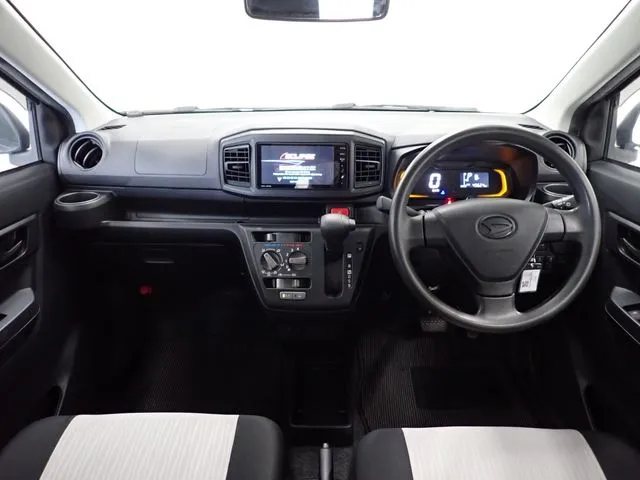 ミラ　イース（ダイハツ）の車両写真