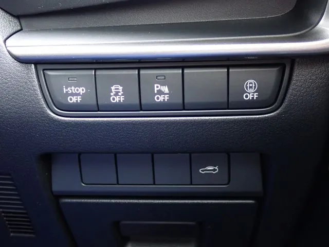 MAZDA3 セダン(マツダ)の車両写真