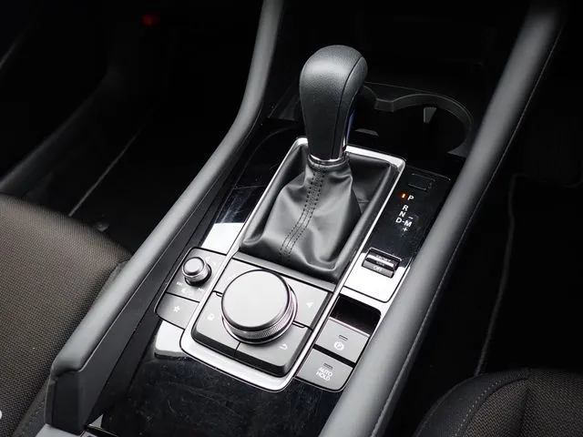 MAZDA3 セダン(マツダ)の車両写真