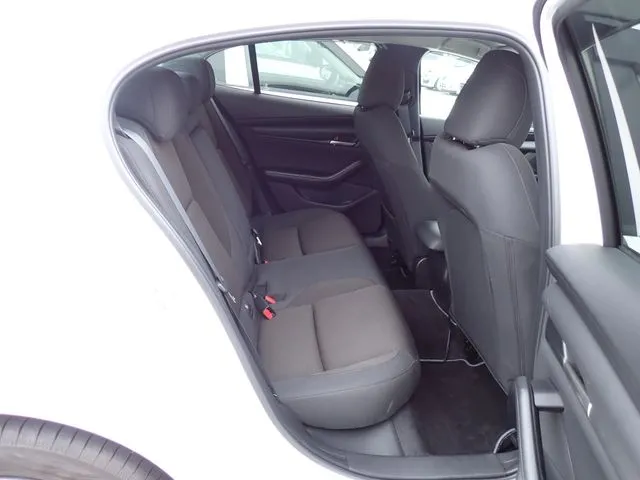MAZDA3 セダン(マツダ)の車両写真