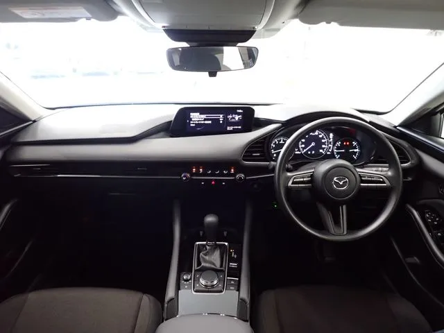 MAZDA3 セダン(マツダ)の車両写真