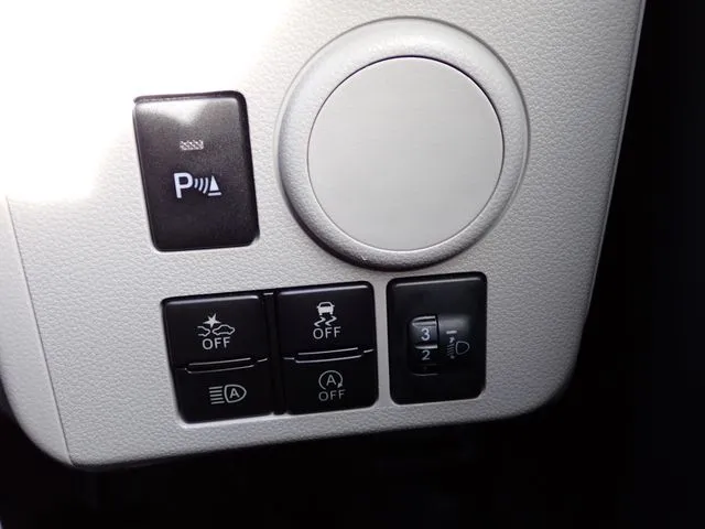 ミラ イース(ダイハツ)の車両写真