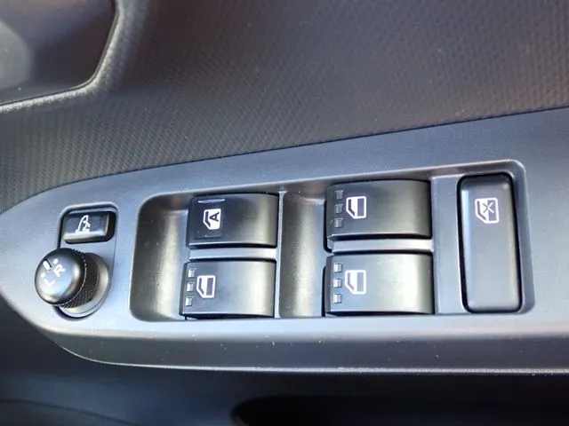 ミラ イース(ダイハツ)の車両写真