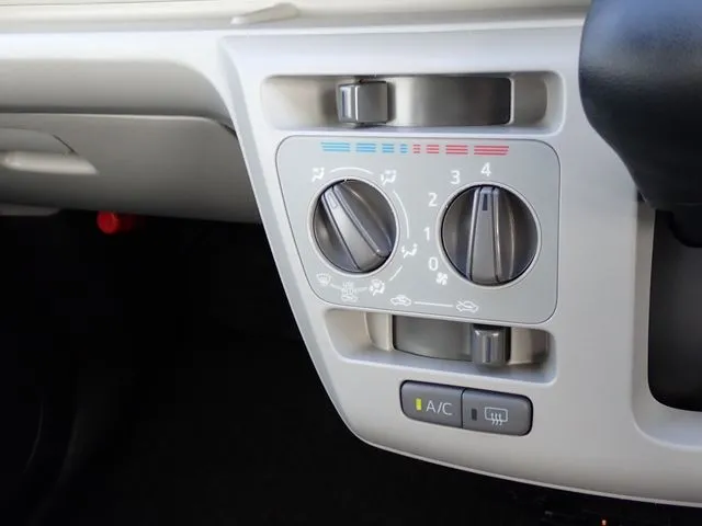 ミラ イース(ダイハツ)の車両写真