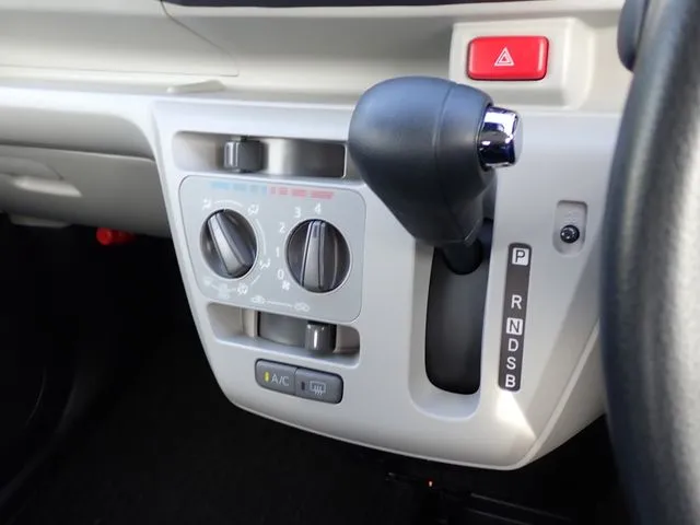 ミラ イース(ダイハツ)の車両写真
