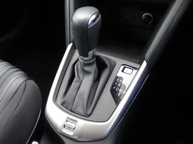 ＭＡＺＤＡ２（マツダ）の車両写真