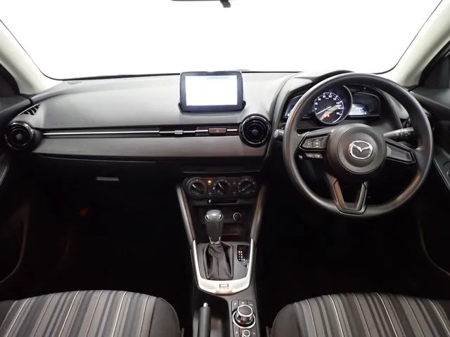 ＭＡＺＤＡ２（マツダ）の車両写真