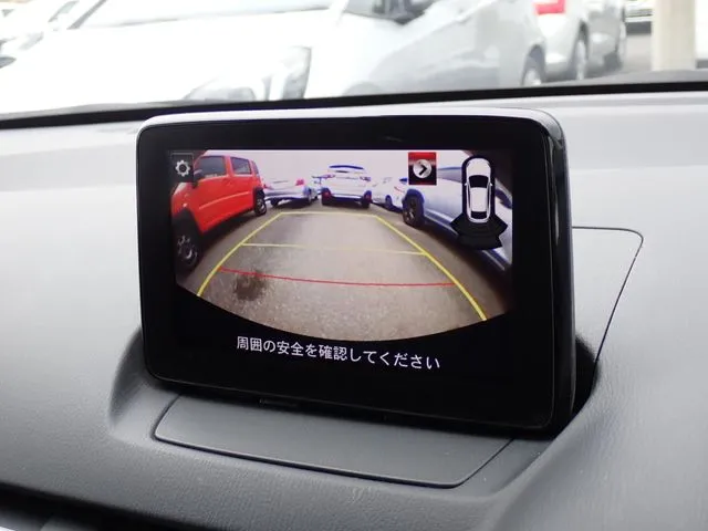 ＭＡＺＤＡ２（マツダ）の車両写真