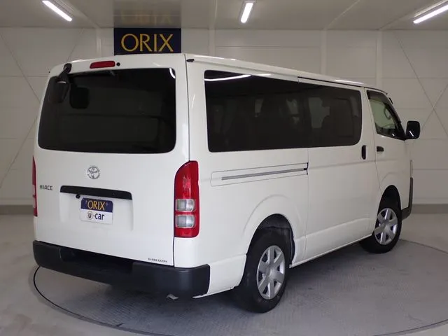 ハイエースバン 2WD(トヨタ)の車両写真