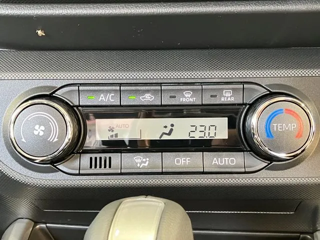 トヨタ　ライズ　ハイブリッド
