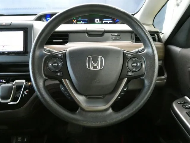 フリード ハイブリッド(ホンダ)の車両写真