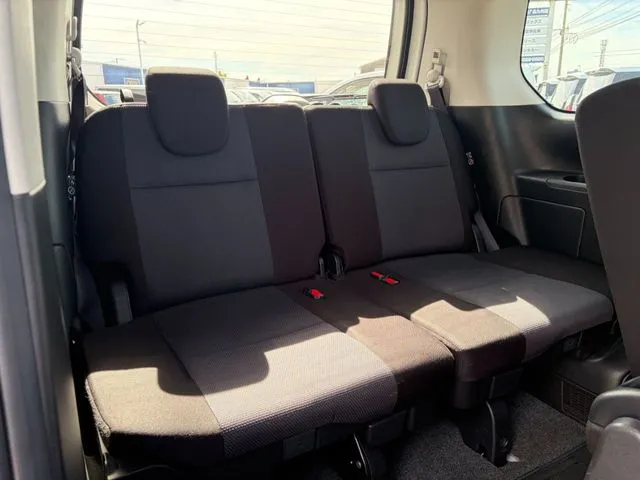 セレナ Sハイブリッド(ニッサン)の車両写真