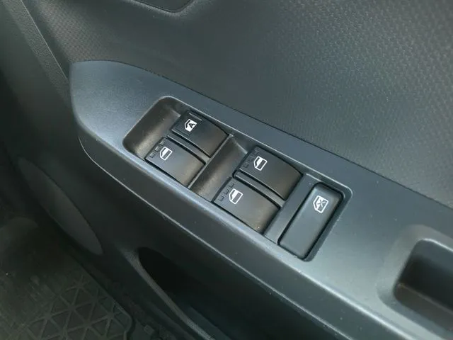 ミラ イース(ダイハツ)の車両写真