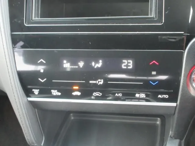 シャトル　ハイブリッド　４ＷＤ（ホンダ）の車両写真