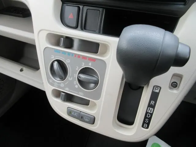 ムーヴ（ダイハツ）の車両写真
