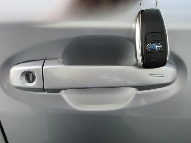 SUBARU XV ハイブリッド(スバル)の車両写真