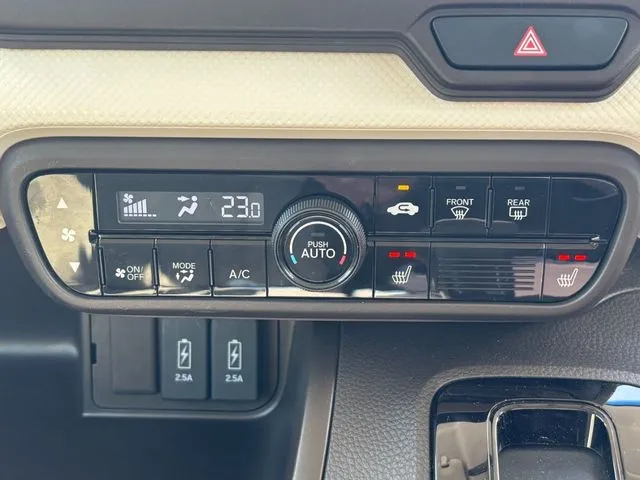 N BOX(ホンダ)の車両写真