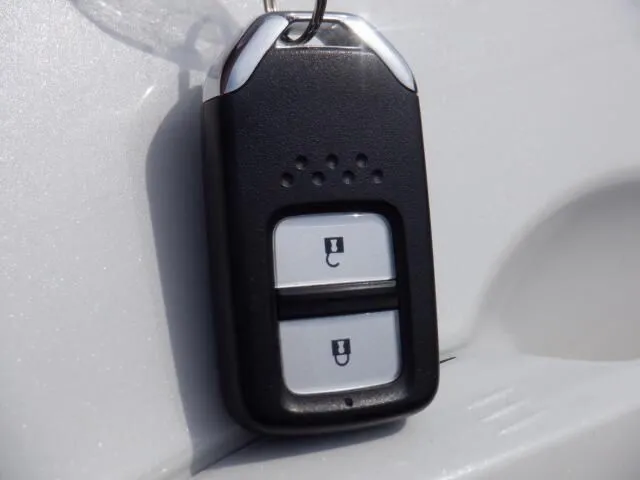 フィット　ｅ：ＨＥＶ（ホンダ）の車両写真
