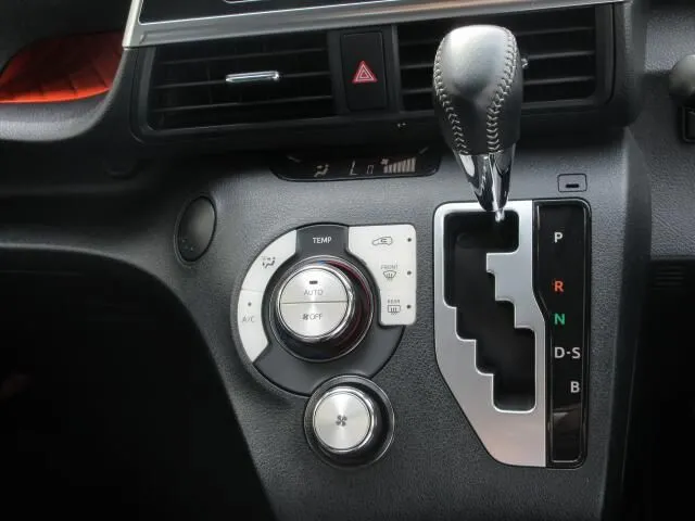 シエンタ(トヨタ)の車両写真