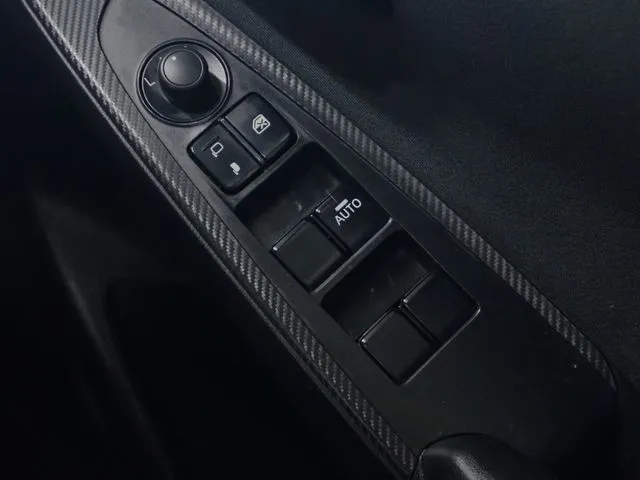MAZDA2(マツダ)の車両写真