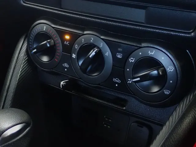 MAZDA2(マツダ)の車両写真