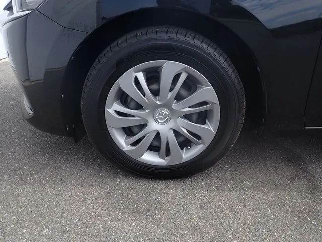 MAZDA2(マツダ)の車両写真