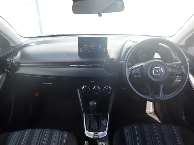 MAZDA2(マツダ)の車両写真