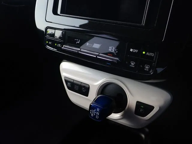 プリウス(トヨタ)の車両写真