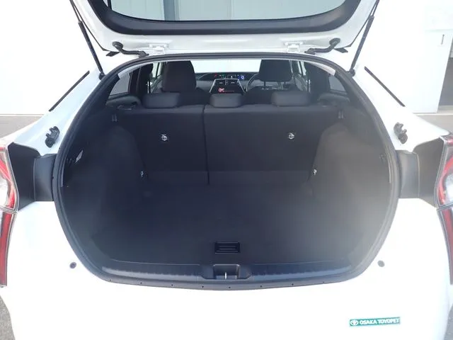 プリウス(トヨタ)の車両写真