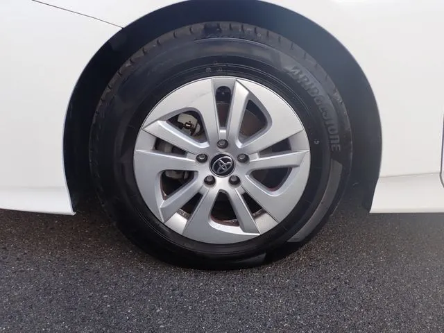 プリウス(トヨタ)の車両写真