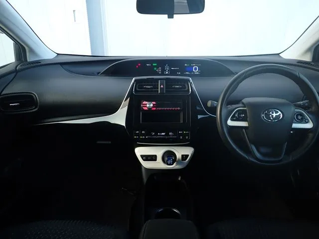 プリウス(トヨタ)の車両写真
