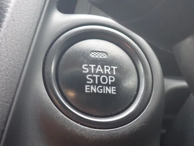 MAZDA2(マツダ)の車両写真