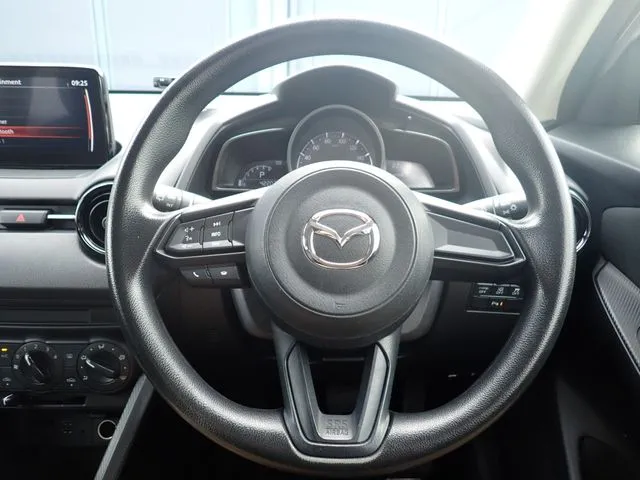 MAZDA2(マツダ)の車両写真