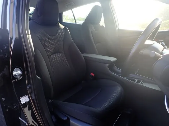 プリウス(トヨタ)の車両写真