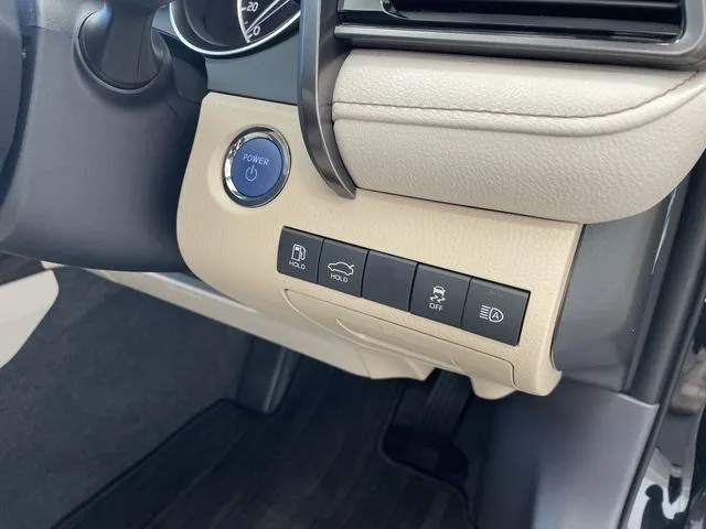 カムリ ハイブリッド(トヨタ)の車両写真