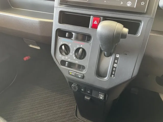 ルーミー(トヨタ)の車両写真