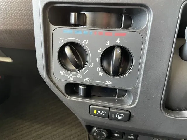 ルーミー(トヨタ)の車両写真